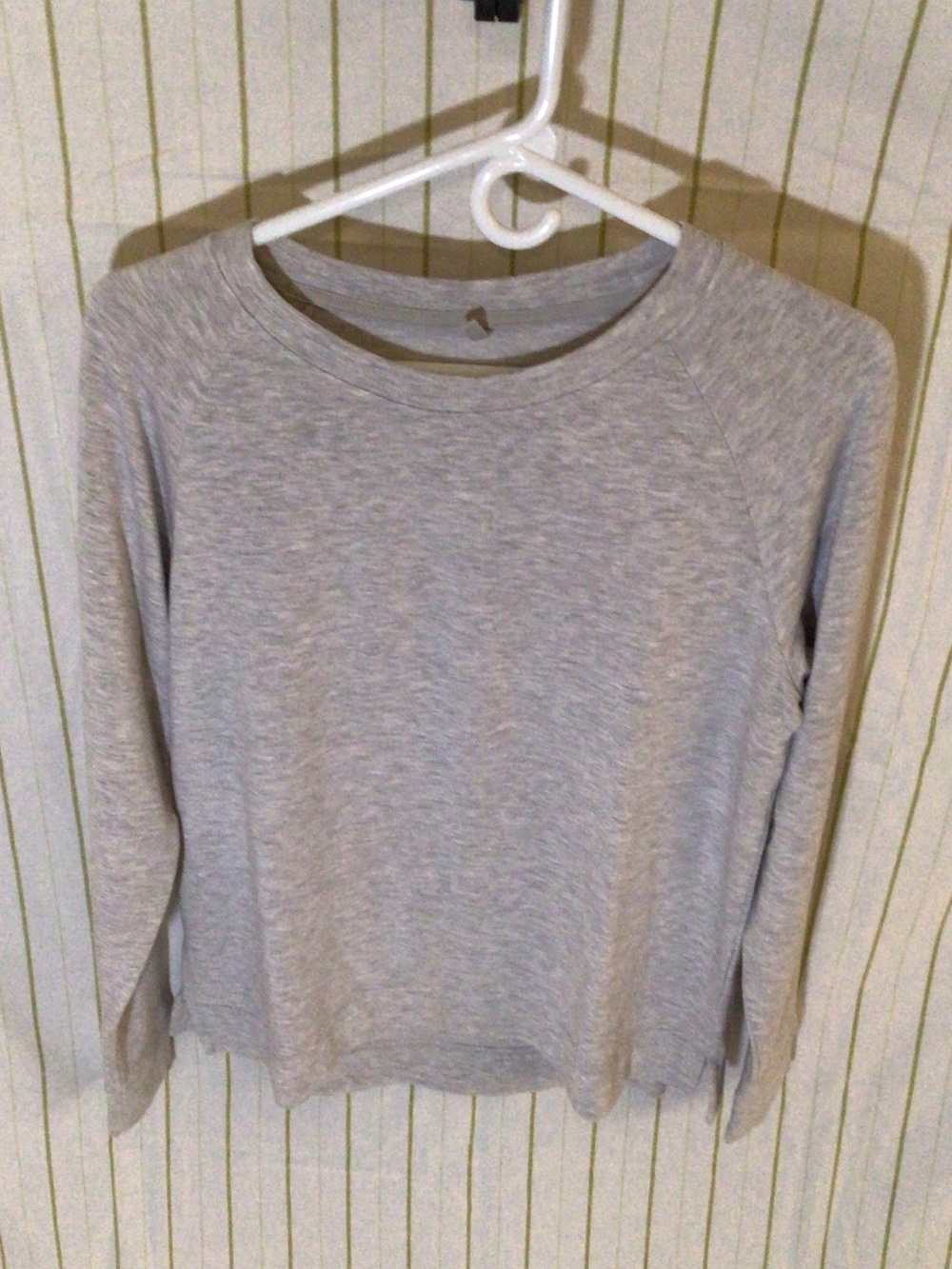 Lou & Grey Heather Gray Crewneck Long Sleeve Sweatshirt